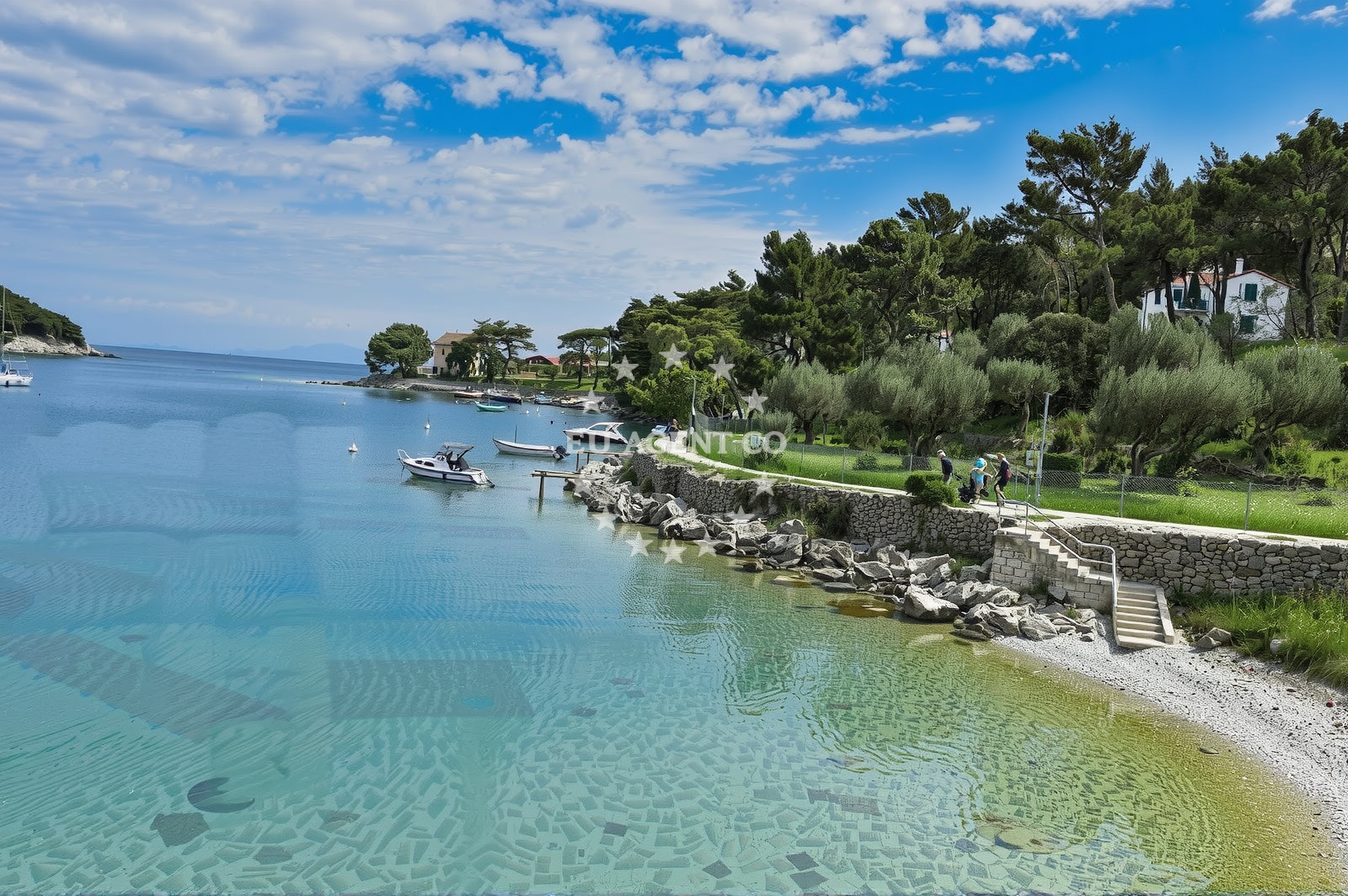 Shoreline and swimming area at Plaza Vale Skura in 29 Valdarke ulica, Mali Lošinj