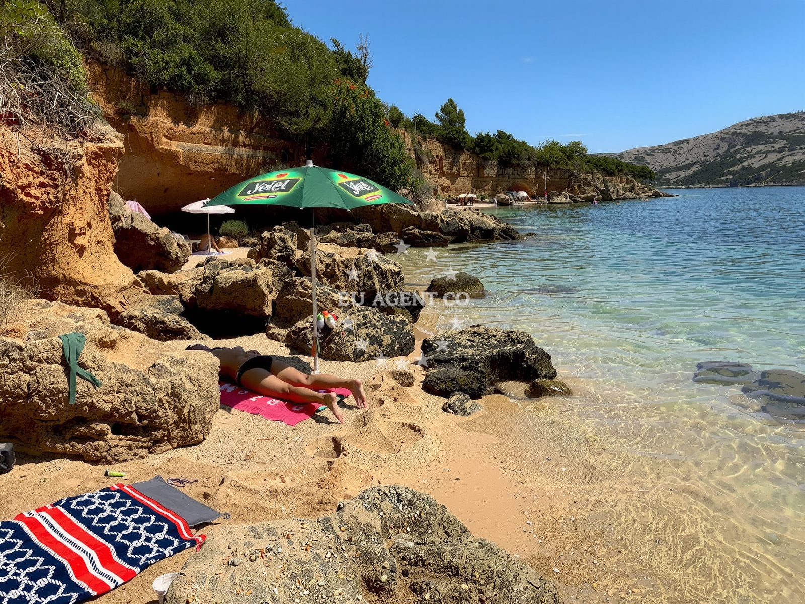 Shoreline and swimming area at Plaza Valentina in 574 Barbat, Rab