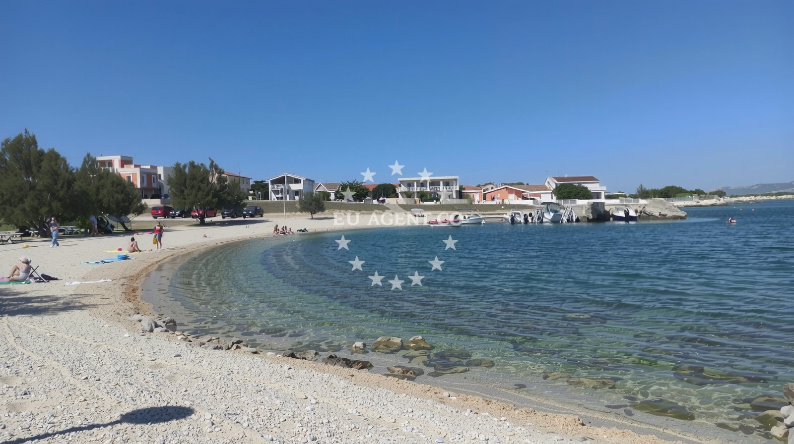 Sea and coastal view of Plaza Velika Slatina in 21 Ulica Velika Slatina V, Vir