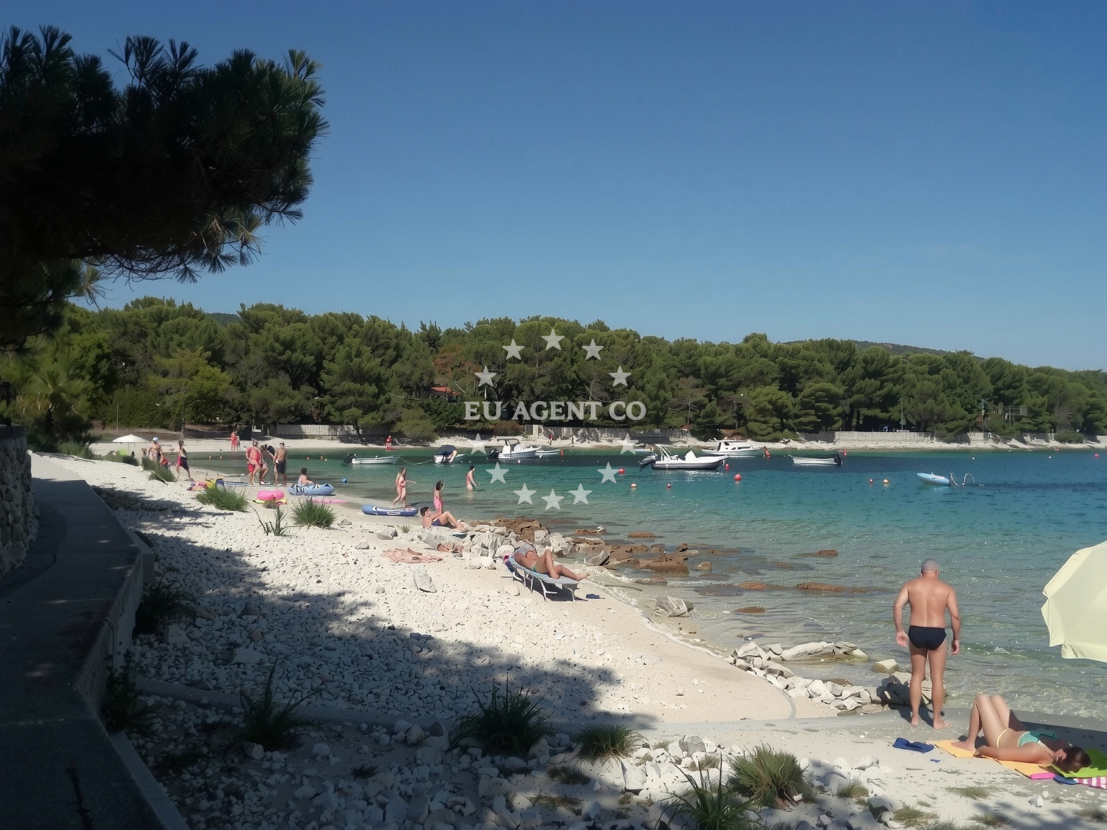 Shoreline and swimming area at Plaza Venerica in Artatore 170A, Mali Lošinj
