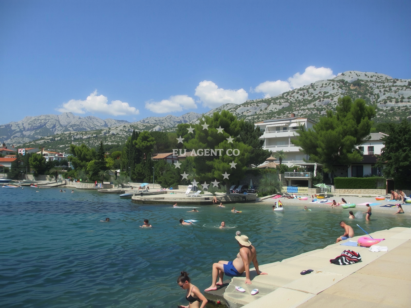 Overview of Plaza Vickovo Mulo in , Starigrad