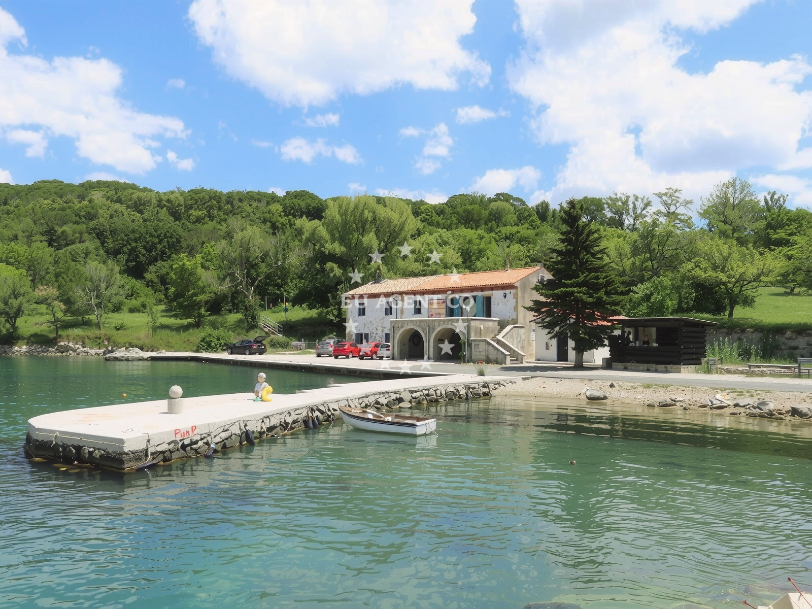 Beach facilities and surroundings at Plaza Voz in Stran ulica 9b, Omišalj