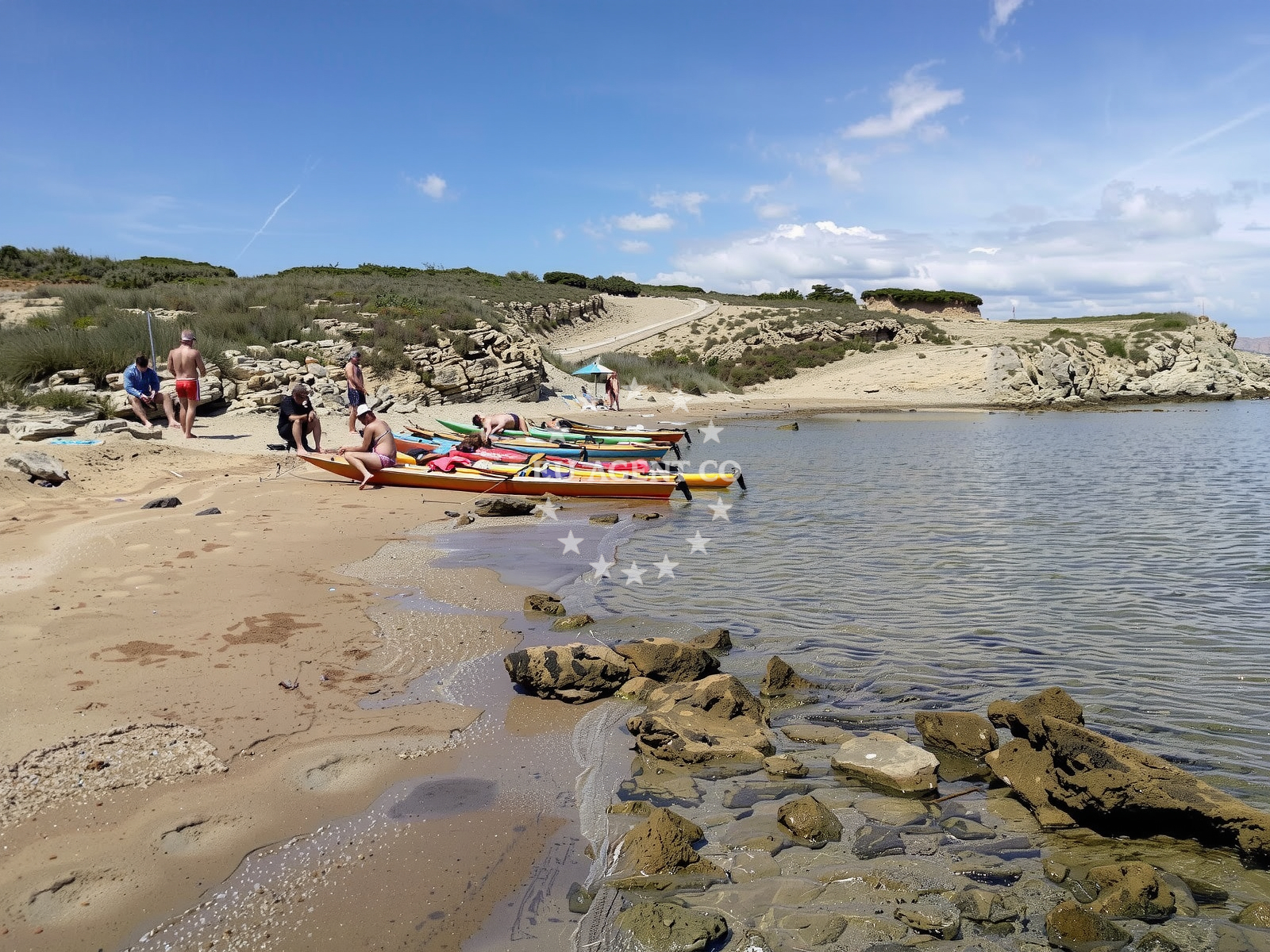 Beach facilities and surroundings at Plaza Zaskoljici in Lopar 30 A, Lopar