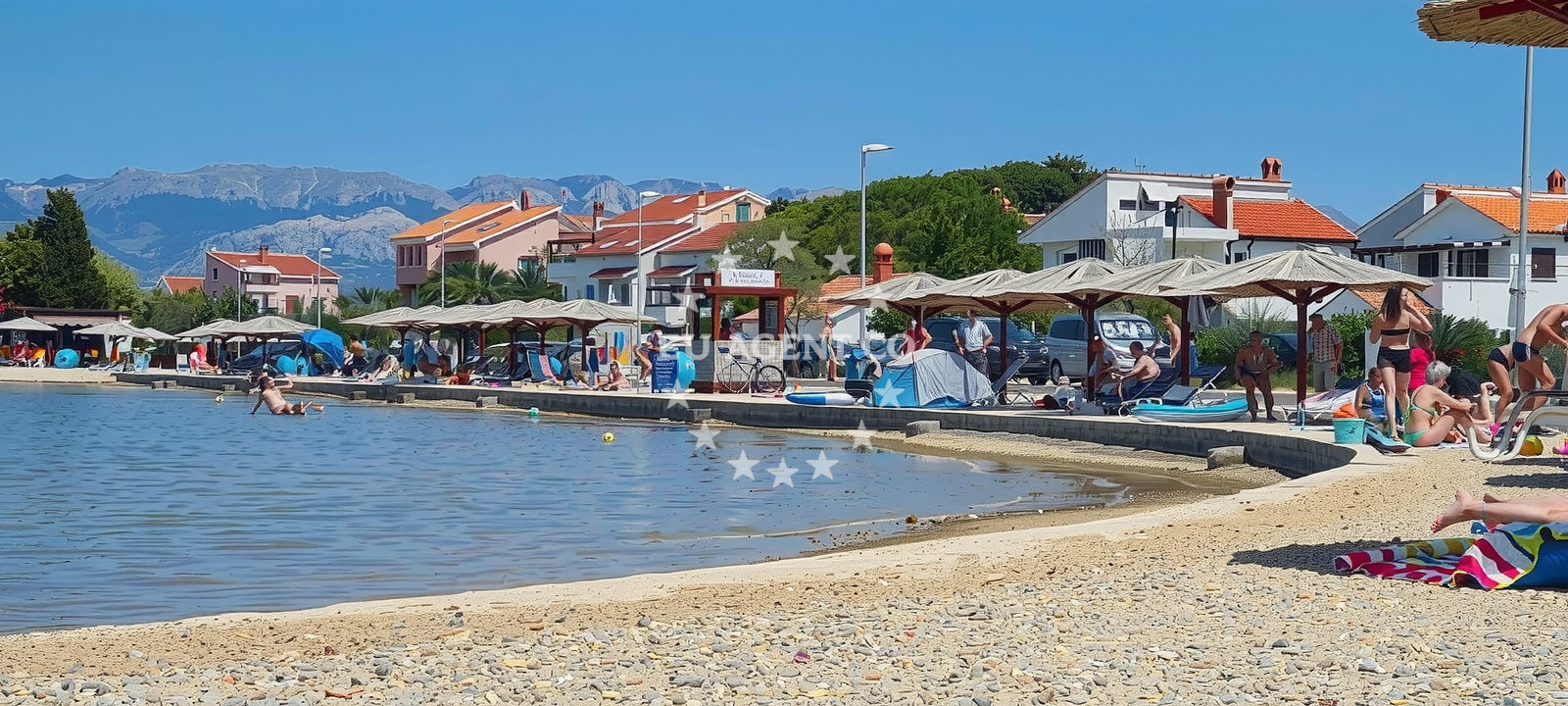 Beach facilities and surroundings at Plaza Zaton in Ulica Zatonskih težaka 13, Zaton