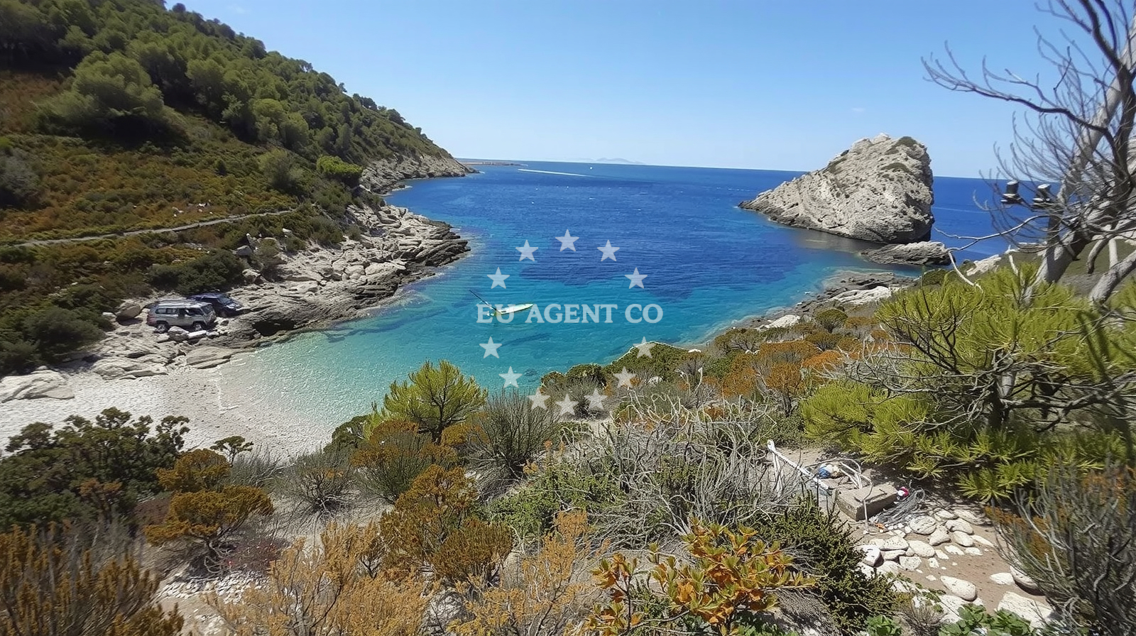 Shoreline and swimming area at Plaza Zukamice in Vrh Gospe 1, Komiža