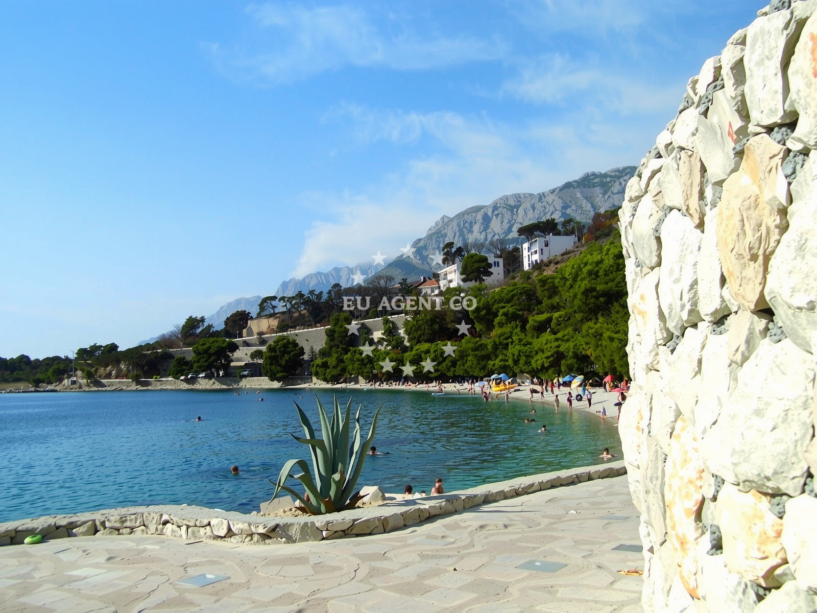 Additional view of Plisivac beach in 3 Hvarska ulica 1. KAT, Podgora