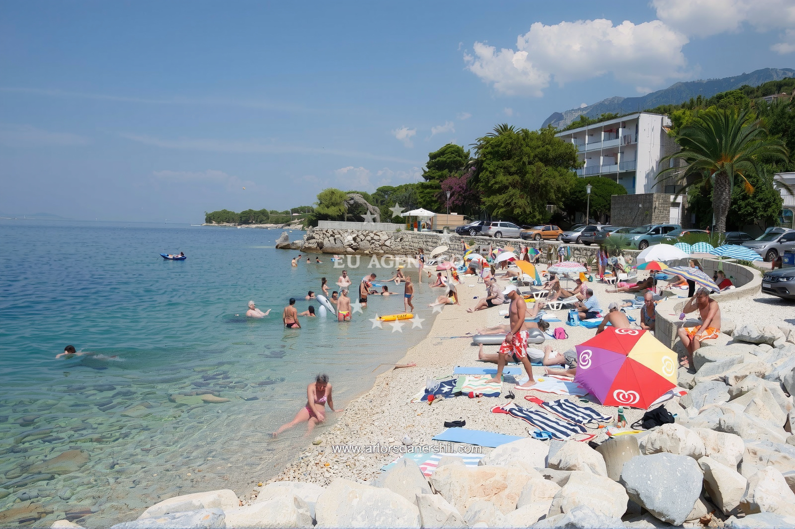 Additional view of Plisivac beach in 3 Hvarska ulica 1. KAT, Podgora