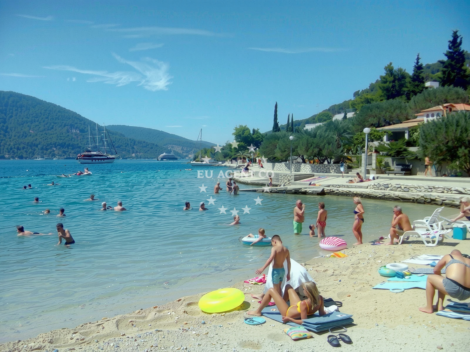 Beach facilities and surroundings at Plitvine beach in Obala 1 Obala1 br1 stambeno/poslovni objekat/BISTROBEPPO, Vela Luka