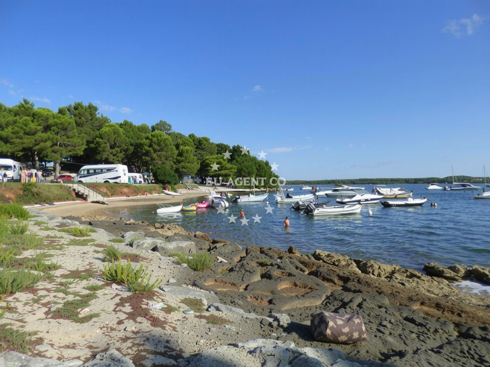 Sea and coastal view of Plyazh Tashalera in Selo 15F, Premantura