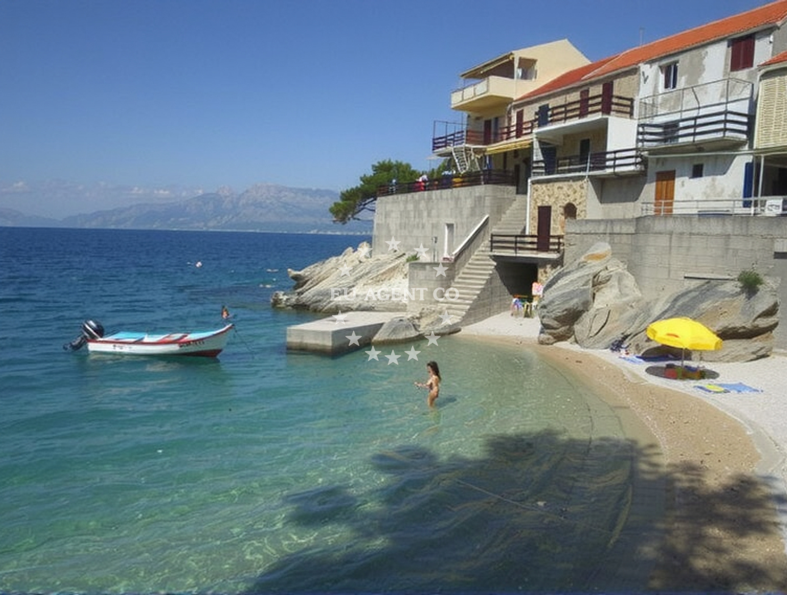 Overview of Pobij beach in Gdinj 230, Gdinj