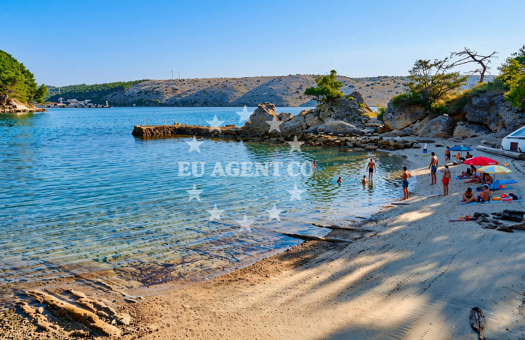 Shoreline and swimming area at Podfranovo sjever, Lopar (Rab) Beach in Podfranovo sjever