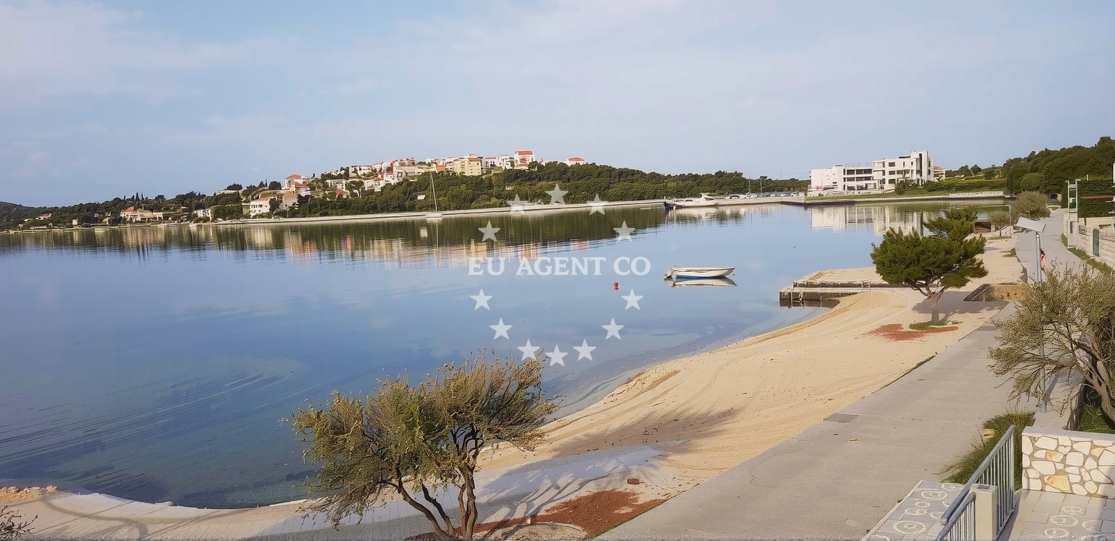 Beach facilities and surroundings at Podglavica beach in Ždrilo 6 , Stupin Čeline, Rogoznica