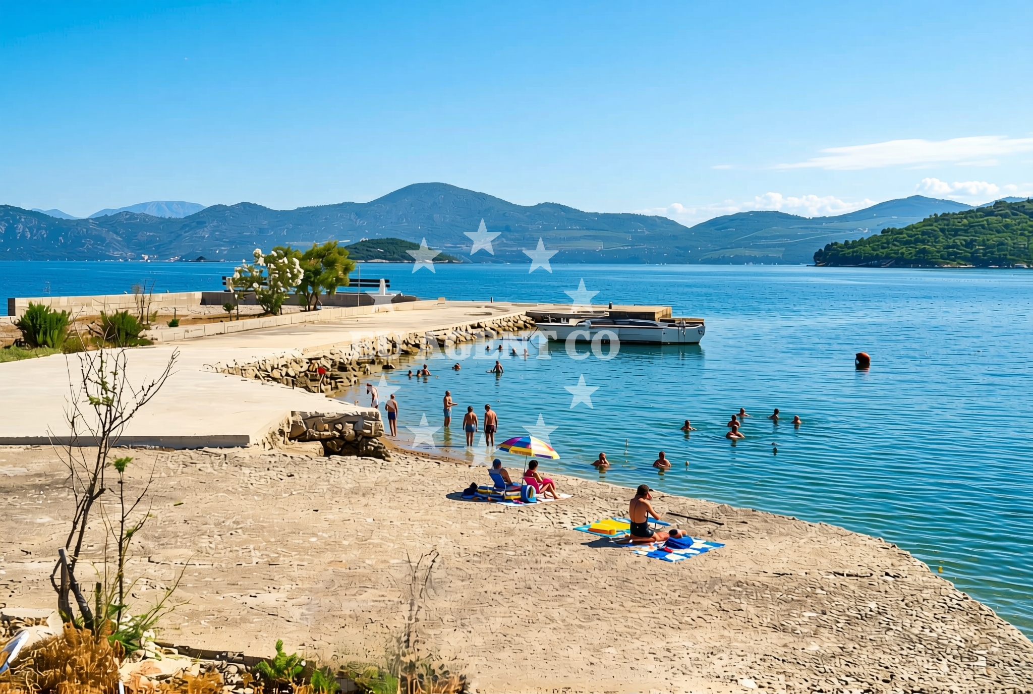 Beach facilities and surroundings at Podgrad istok, Drače Beach in Podgrad istok