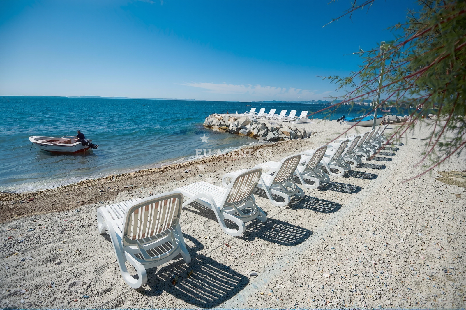 Additional view of Podstrana beach in Ulica Mile Gojsalića 45 D, Podstrana