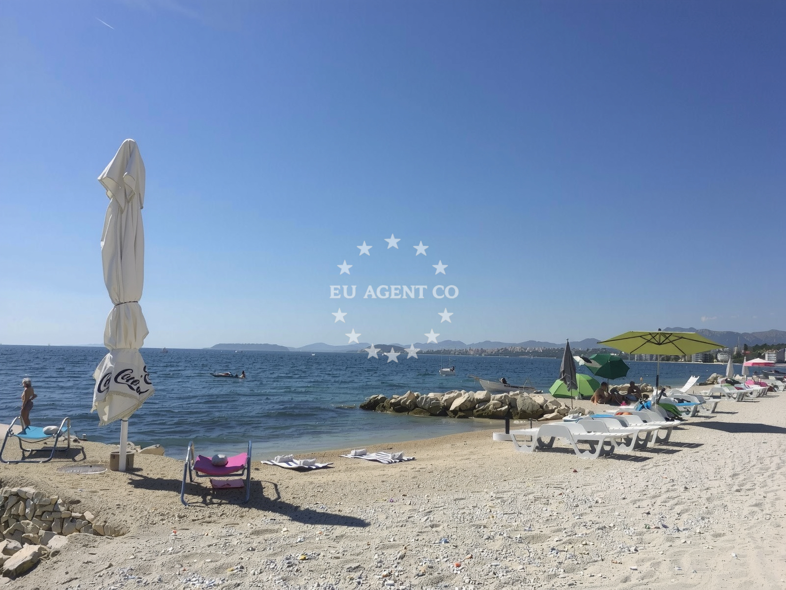 Additional view of Podstrana beach in Ulica Mile Gojsalića 45 D, Podstrana
