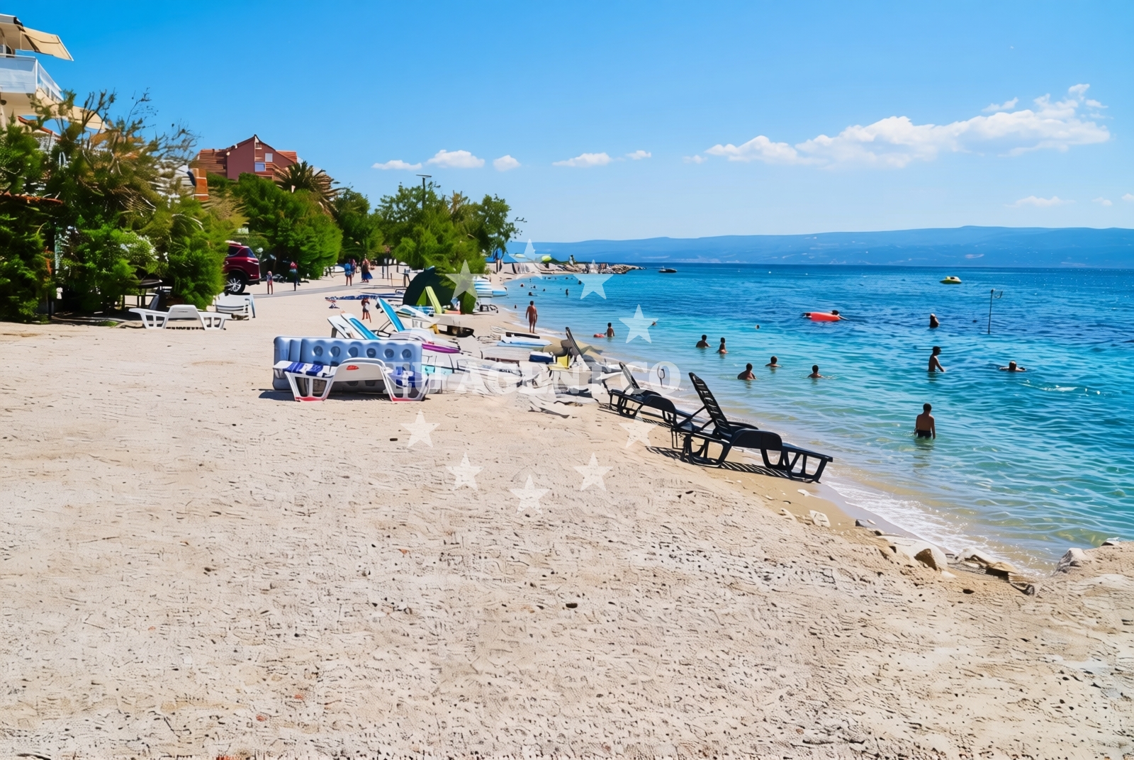 Overview of Podstrana - Grbavac: beaches and coves (1) in Podstrana - Grbavac