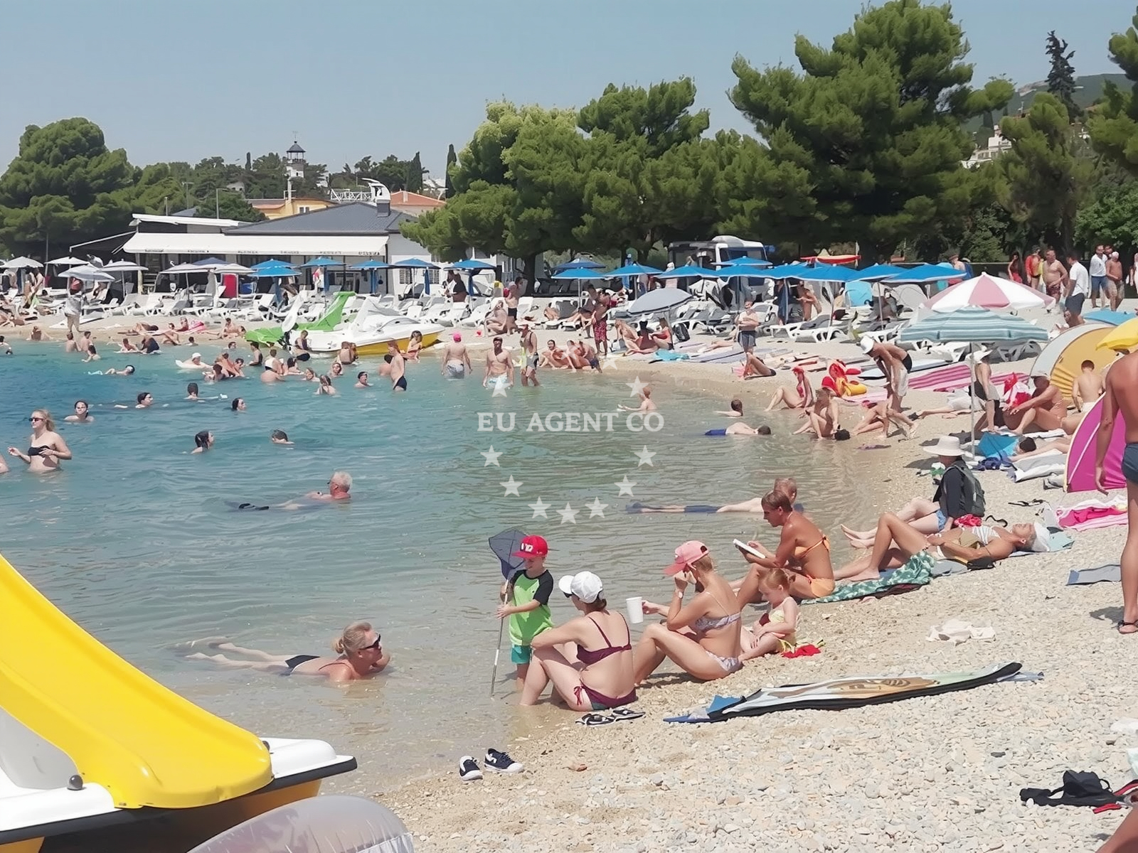 Beach facilities and surroundings at Podvorska beach in Šetalište Vladimira Nazora 7, Crikvenica