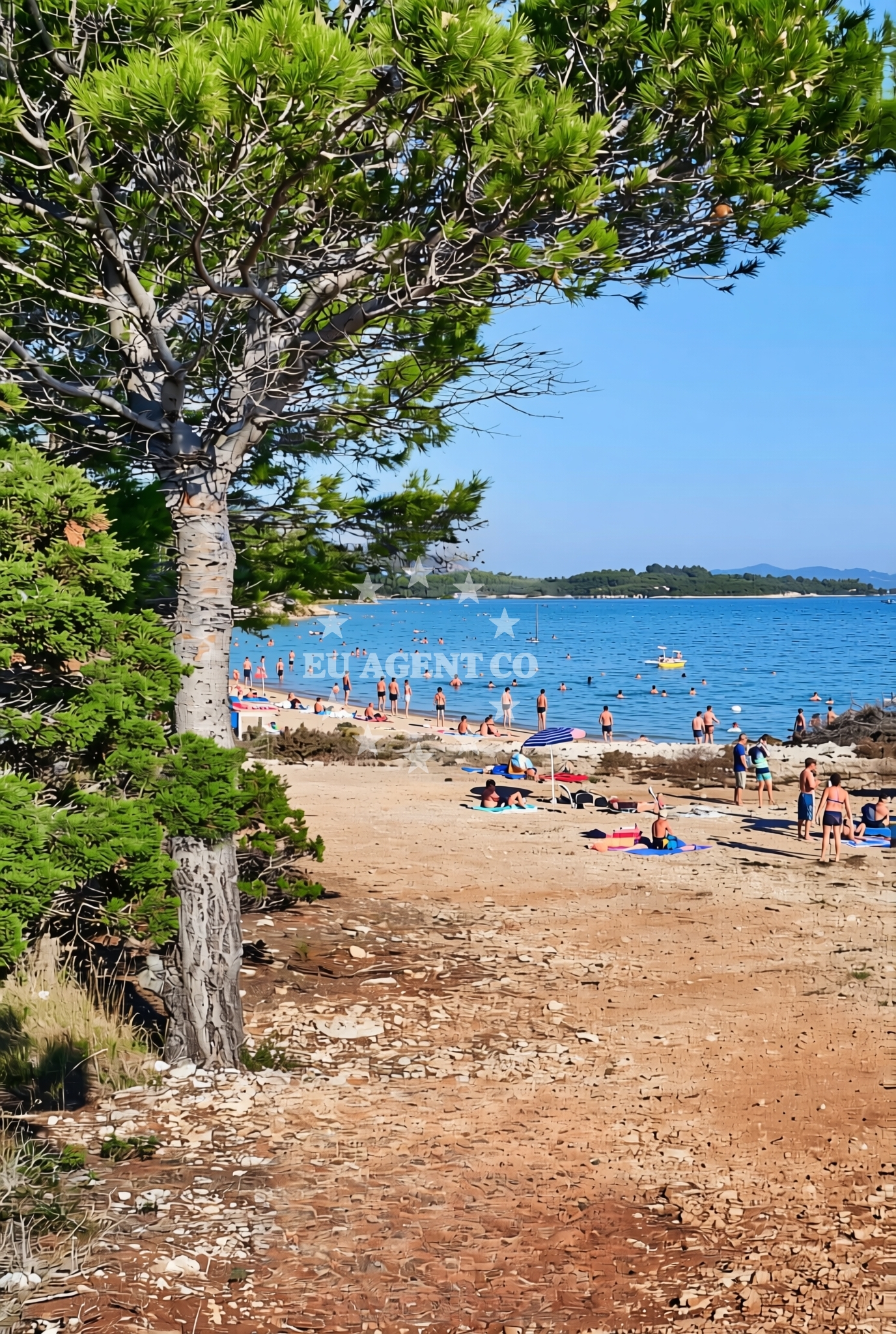 Beach facilities and surroundings at Pohlib, Sali (Dugi otok) Beach in Pohlib