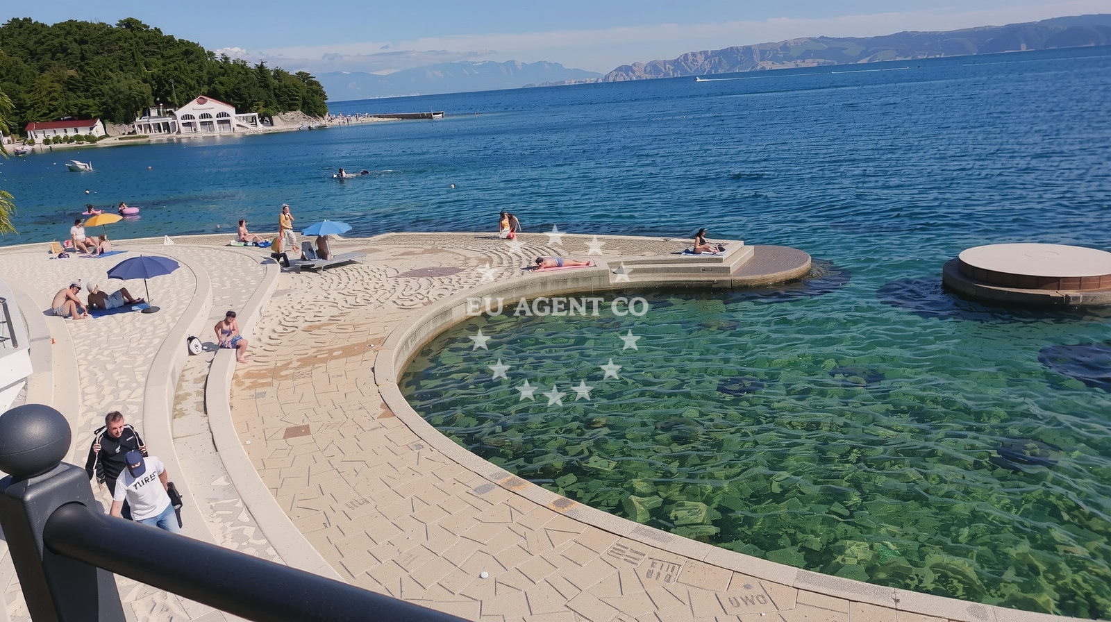 Additional view of Poli Mora beach