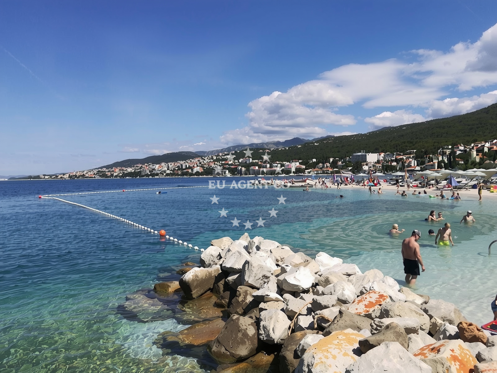 Additional view of Poli Mora beach