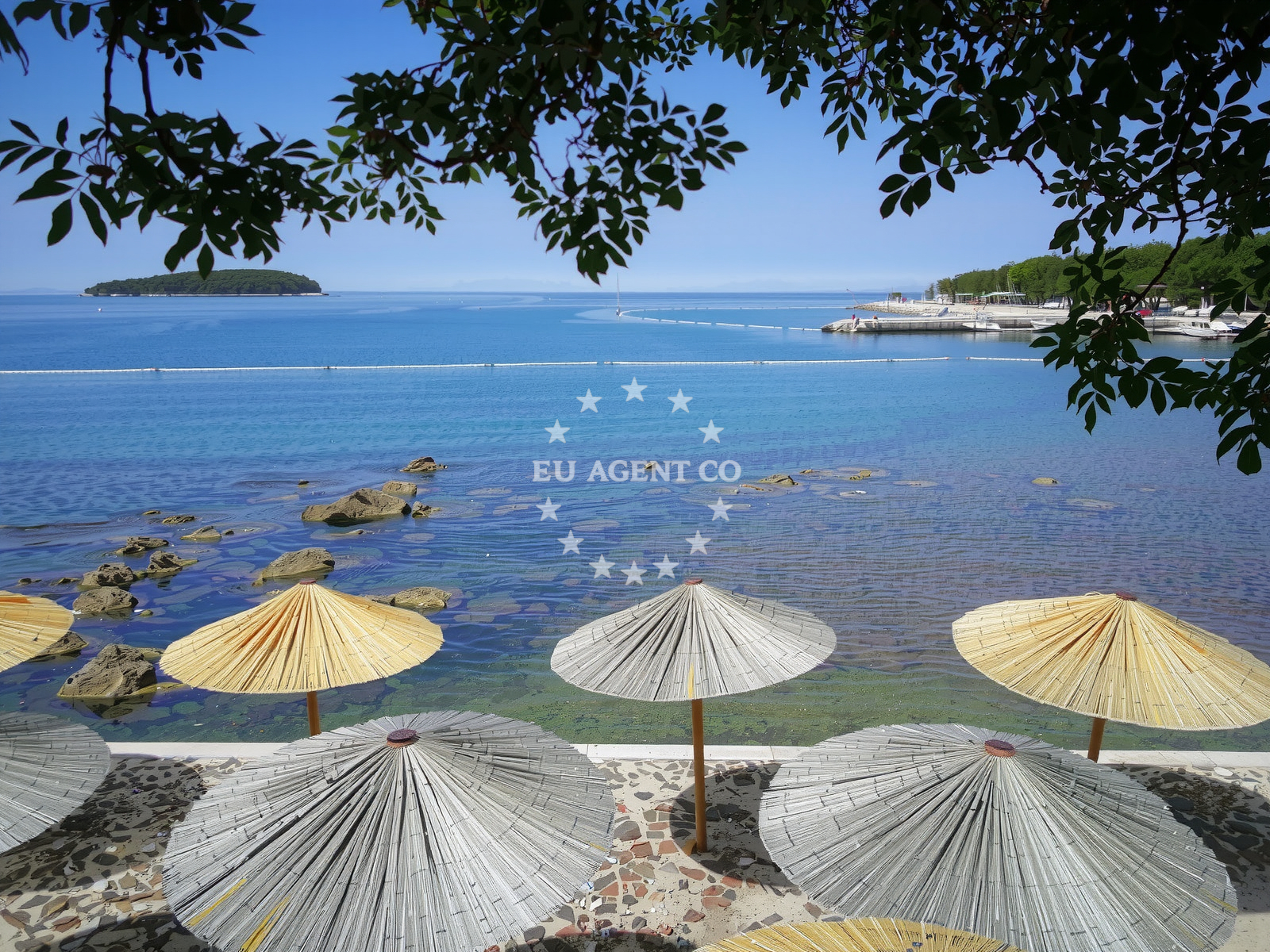Sea and coastal view of Polidor beach in 15 Coki ulica, Funtana