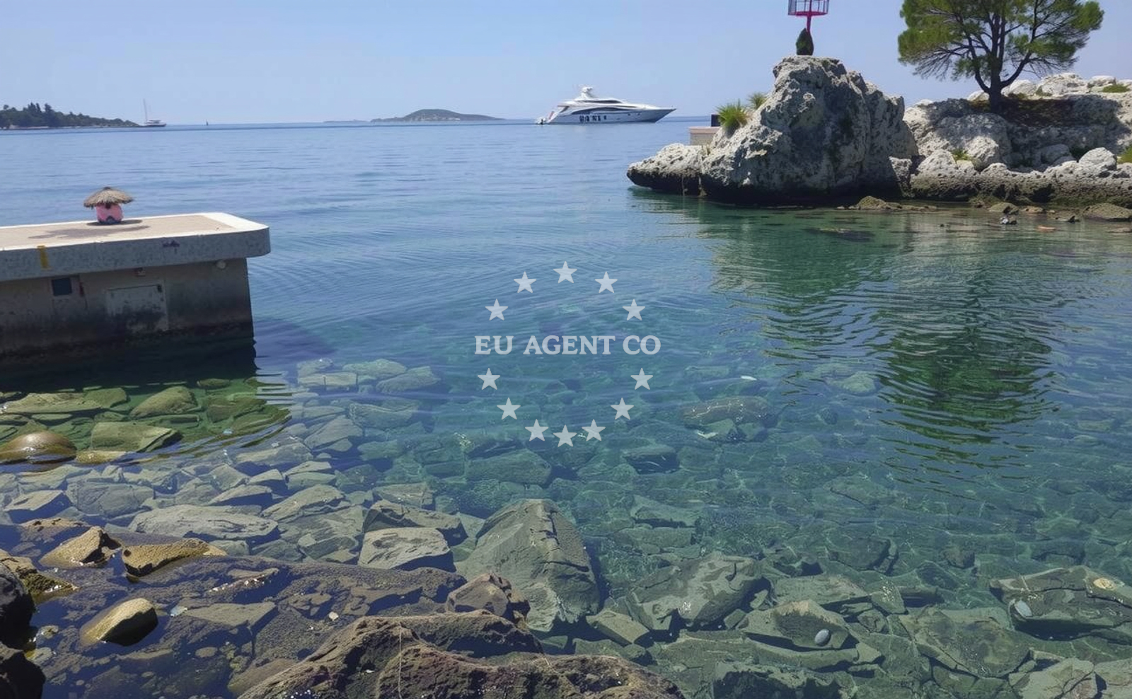 Shoreline and swimming area at Ponta beach in Pavloviceva 5, Cavtat