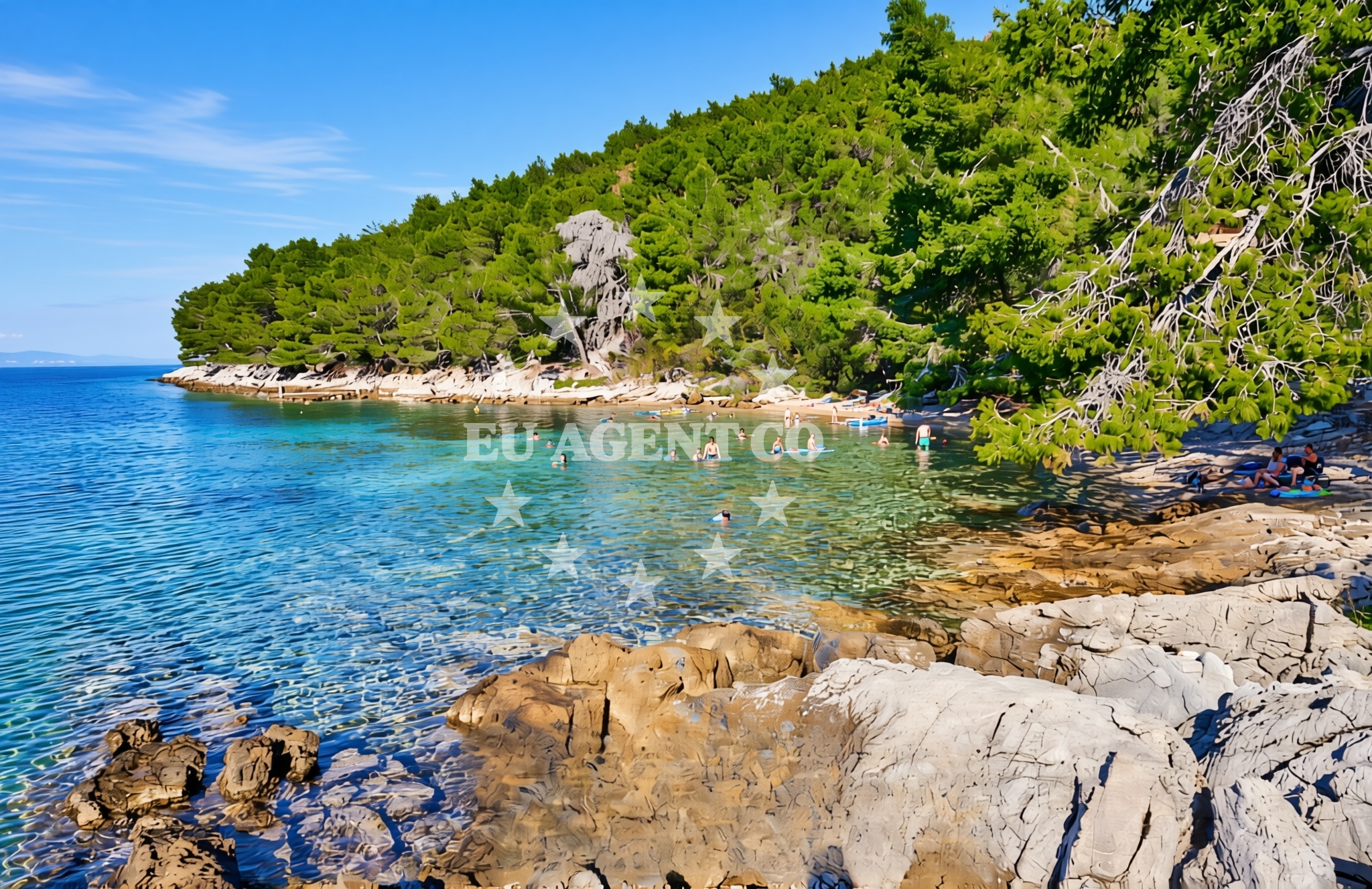 Beach facilities and surroundings at Poplat sjever, Vela Luka (Korčula) Beach in Poplat sjever