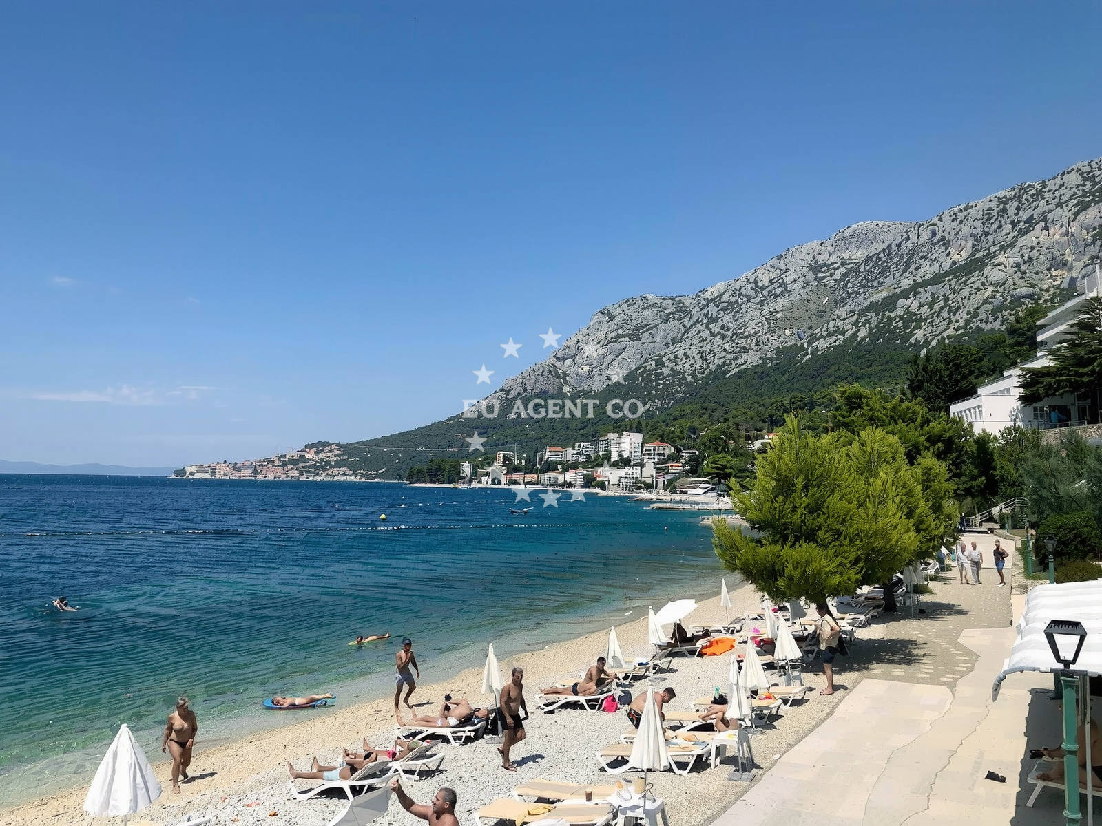 Overview of Porat beach II in Porat 121, Živogošće