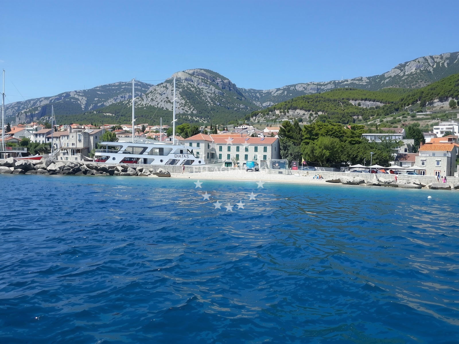 Sea and coastal view of Port Bol beach in Hrvatskih Domobrana 77, Bol