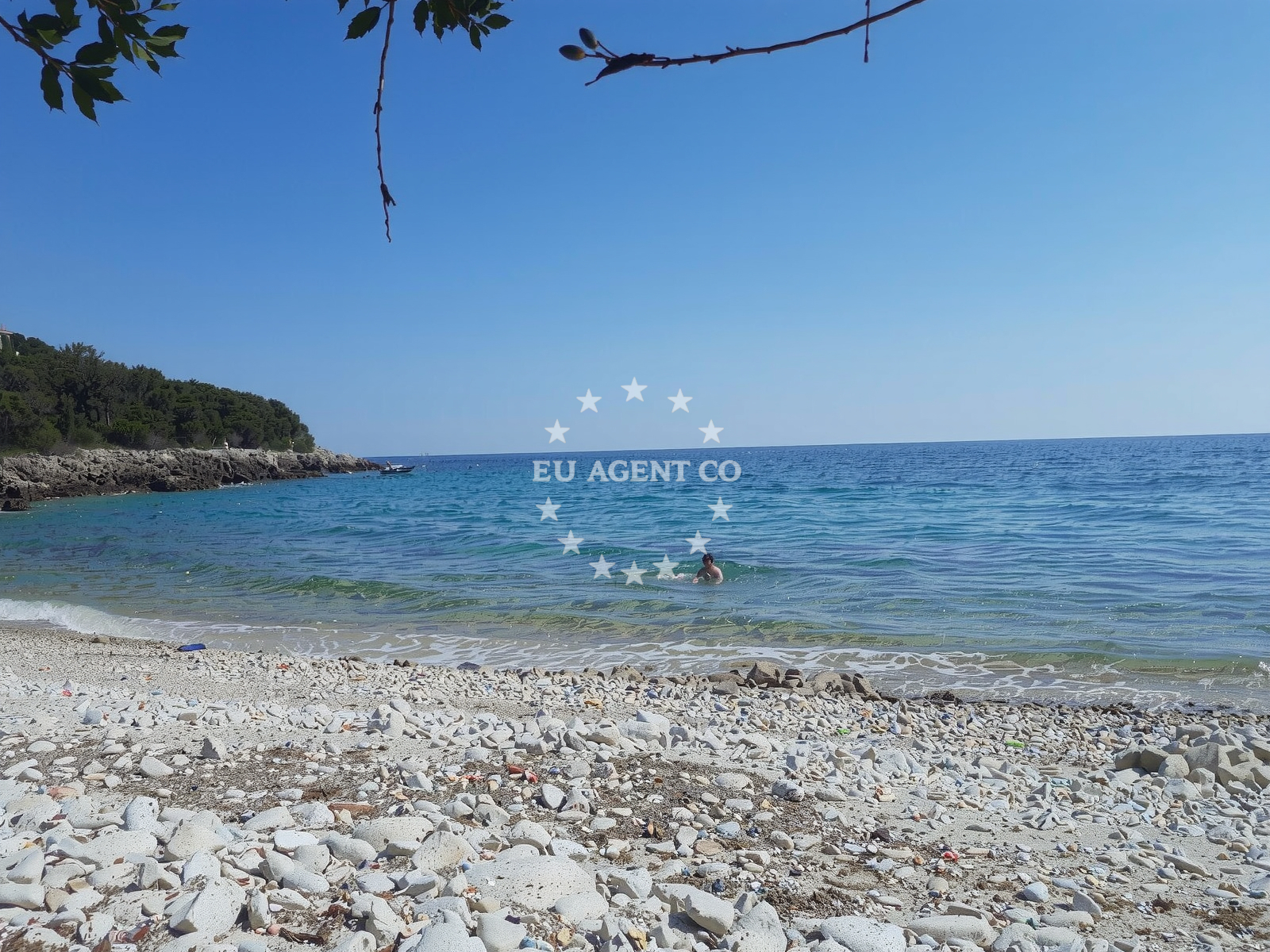 Overview of Portogruaresi beach in Gager 239A, Jakišnica