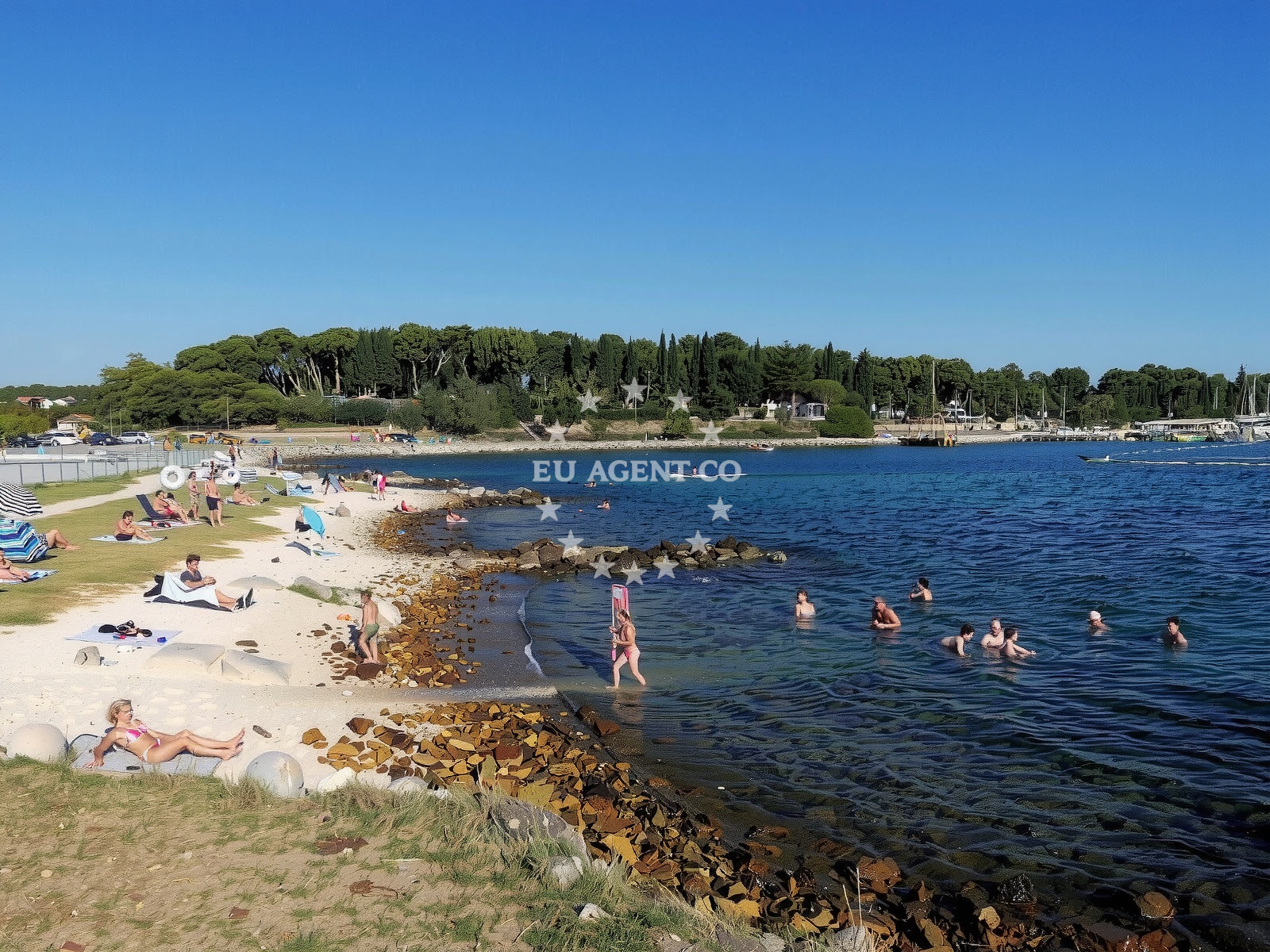 Sea and coastal view of Porton Biondi beach in Tonija Godene 8, Rovinj
