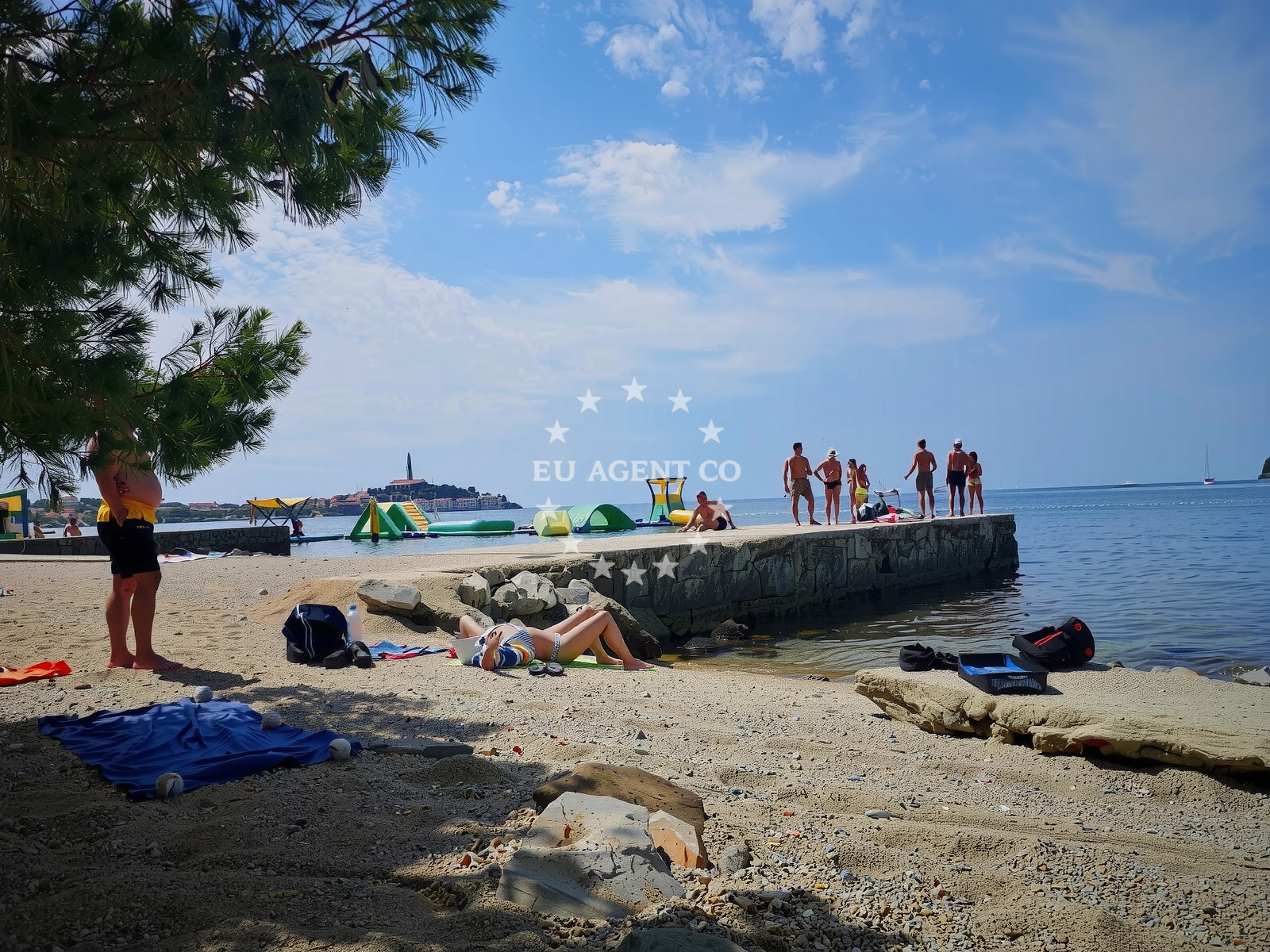 Beach facilities and surroundings at Porton Biondi beach in Tonija Godene 8, Rovinj