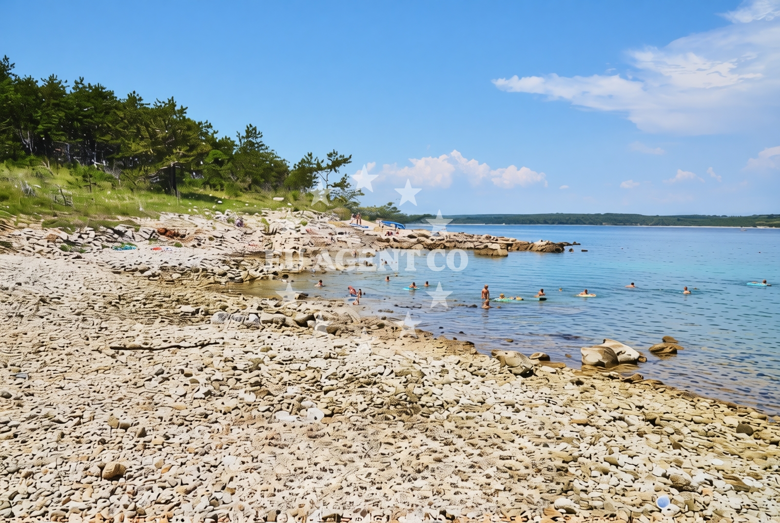Beach facilities and surroundings at Poružinj, Klimno (Krk) Beach in Poružinj