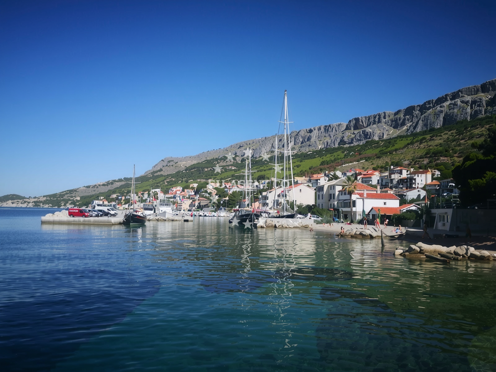 Sea and coastal view of Poseidon beach in Poljička Cesta 1, Jesenice