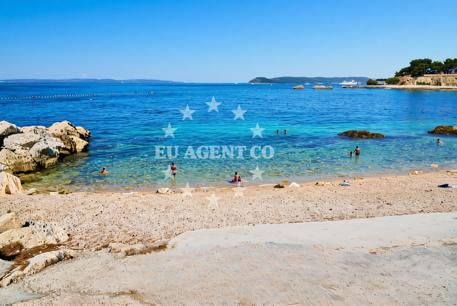 Shoreline and swimming area at POŠK, Split Beach in POŠK