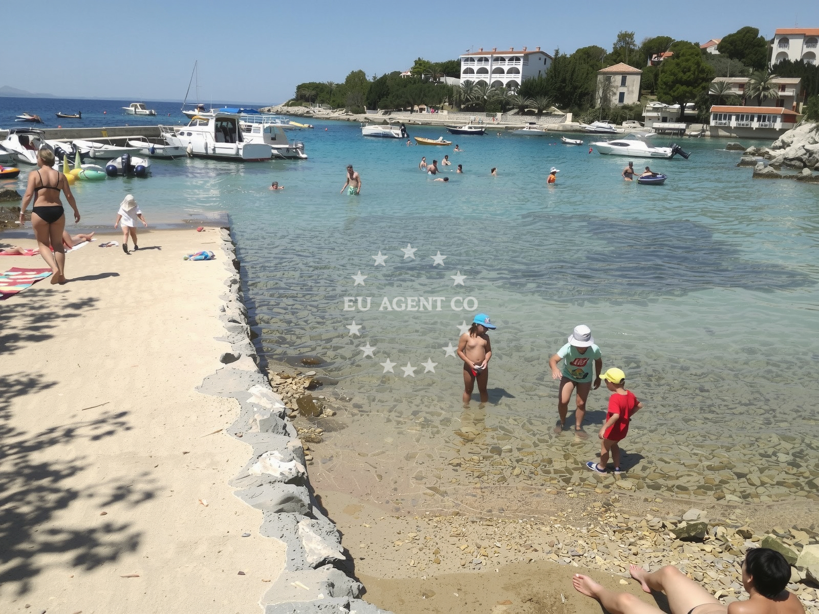 Beach facilities and surroundings at Potocnica beach in Potocnica bb, Potocnica