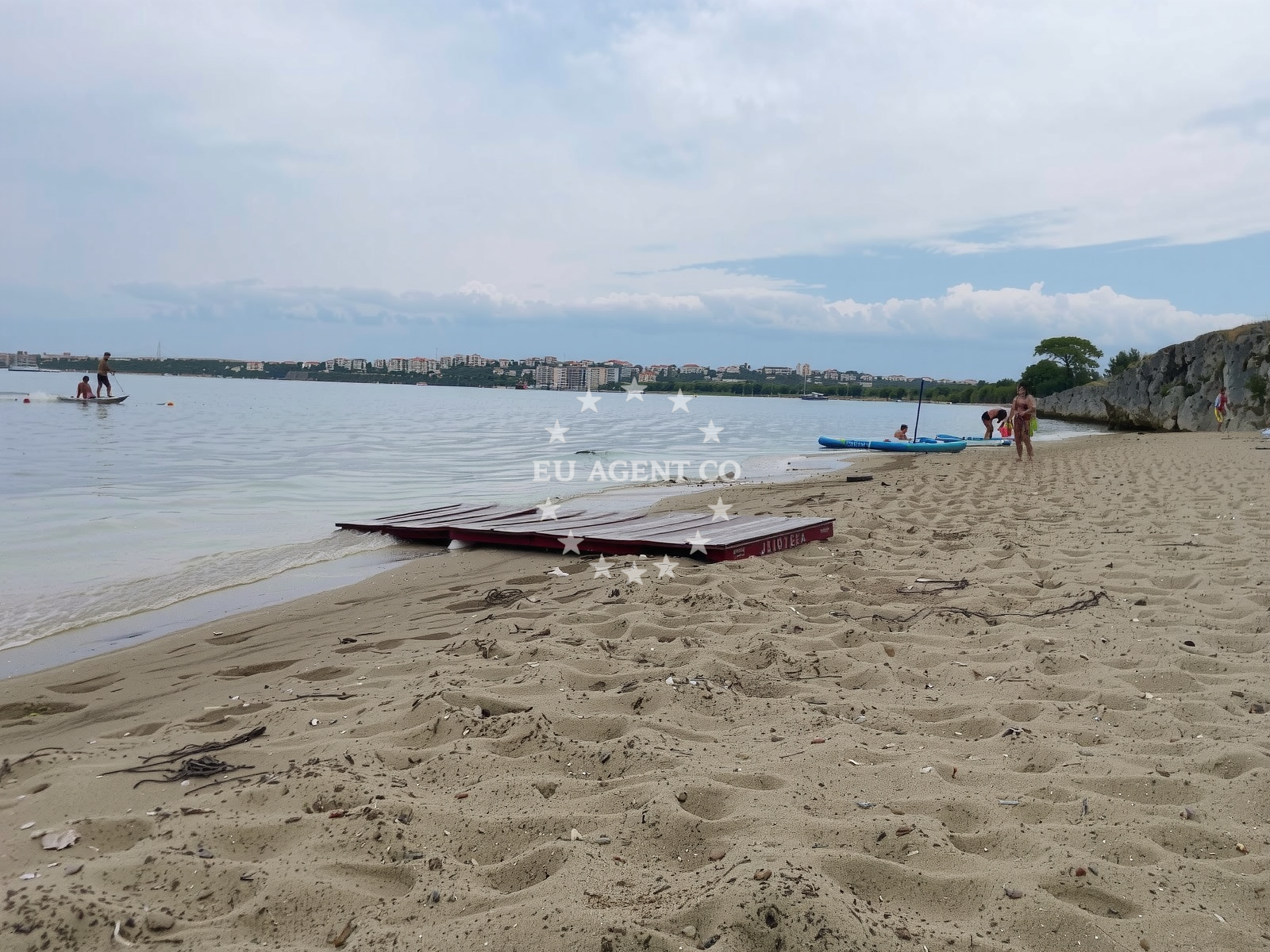 Beach facilities and surroundings at Povljana Naturist Beach in Put Rastavca 10, Povljana