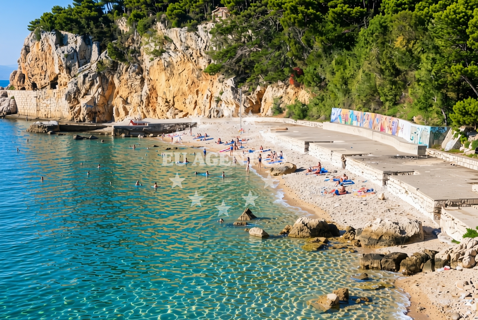 Shoreline and swimming area at Praputnjak: beaches and coves in Praputnjak