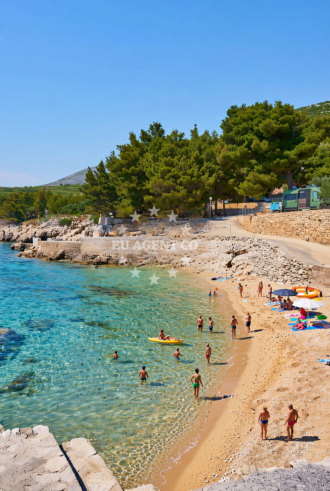 Beach facilities and surroundings at Pratnjice sjever, Donja Banda Beach in Pratnjice sjever