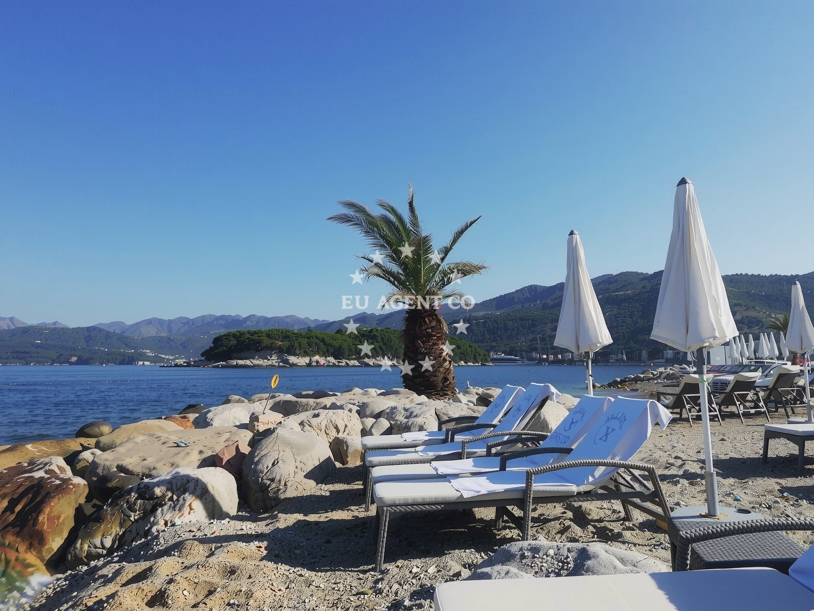 Beach facilities and surroundings at President beach in Mali Stradun - Babin kuk, Dubrovnik