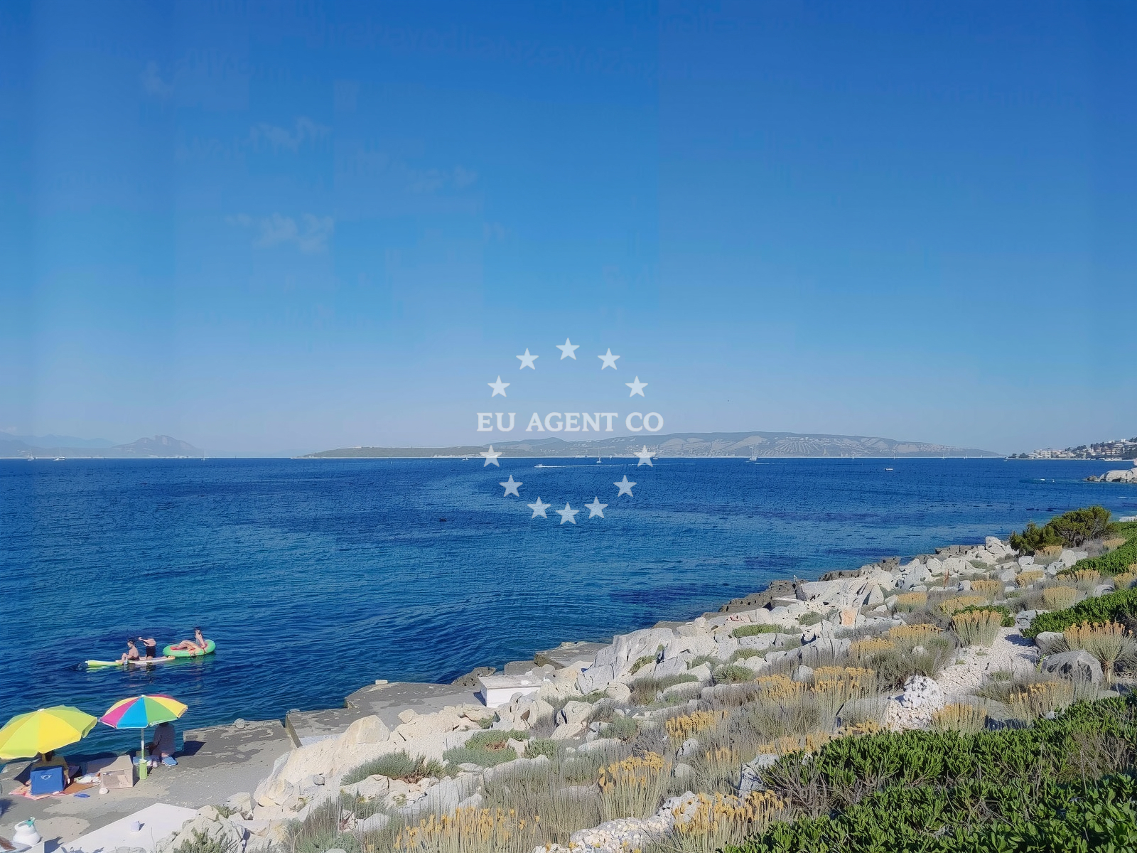 Shoreline and swimming area at Prirodna Kameita Plaza in Put rata 36A, Nečujam