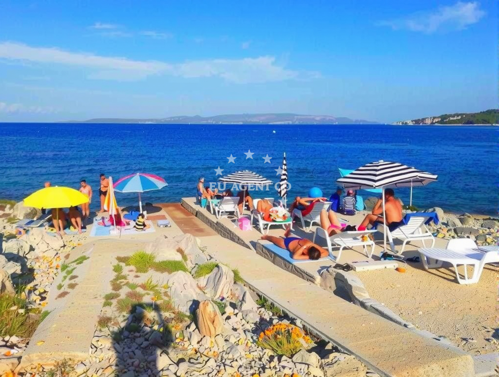 Beach facilities and surroundings at Prirodna Kameita Plaza in Put rata 36A, Nečujam
