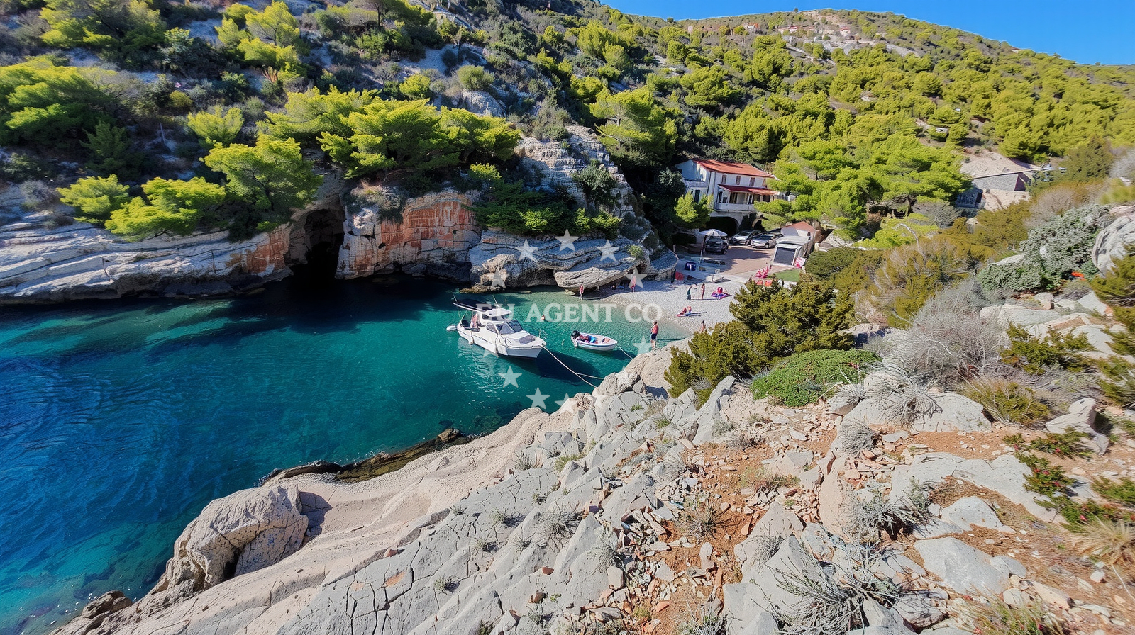 Additional view of Pritiscina beach in Riva sv. Mikule 7, Komiža