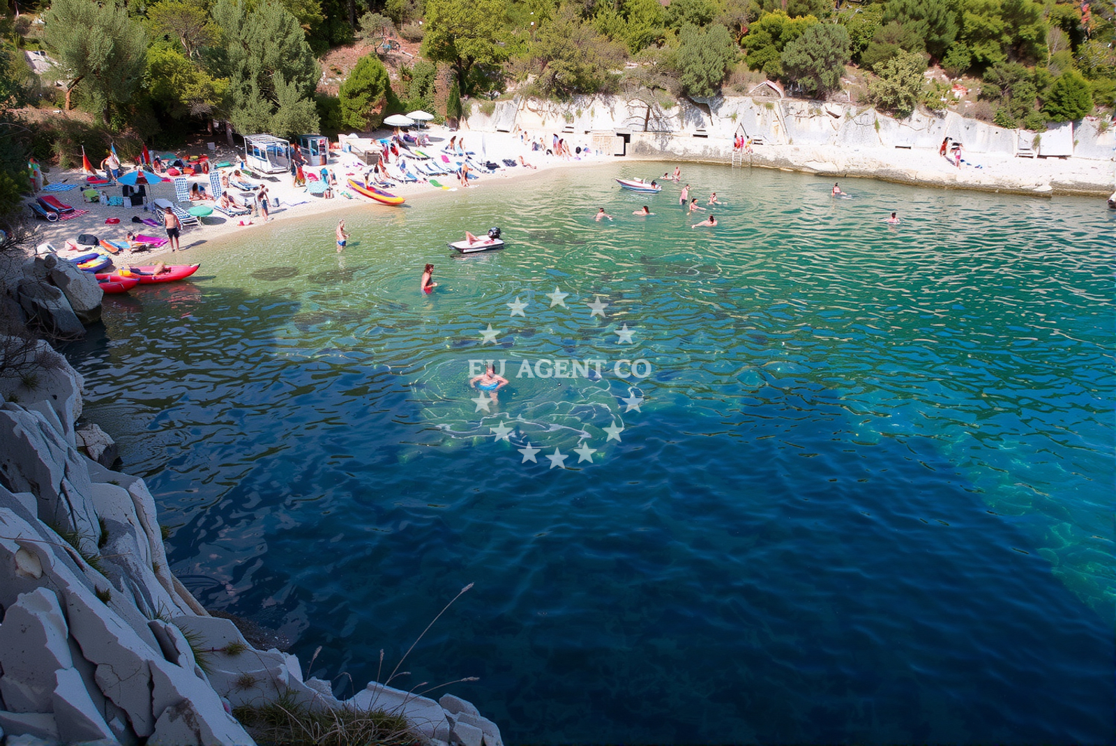 Beach facilities and surroundings at Prizinja beach in Girandella 7, Rabac