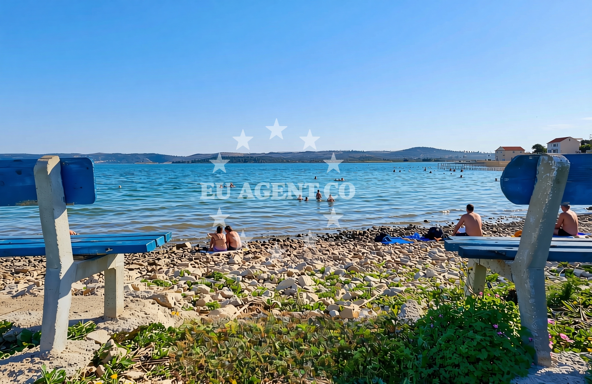 Shoreline and swimming area at Prokljan, Sonković Beach in Prokljan