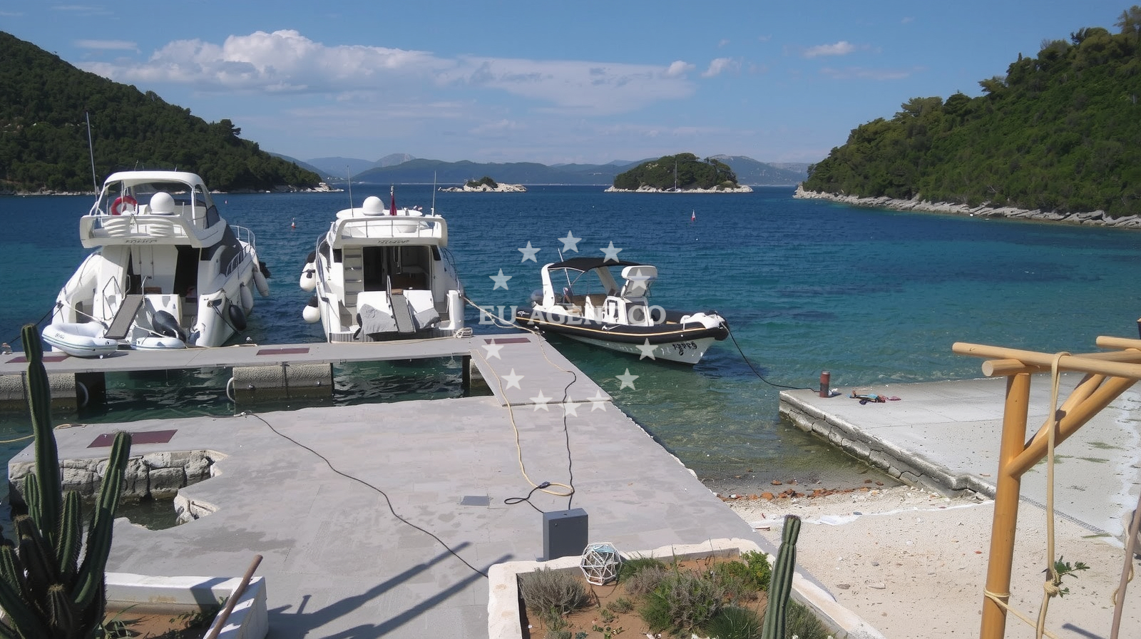 Beach facilities and surroundings at Prozurska Luka Beach in Prožurska Luka 48, Maranovići