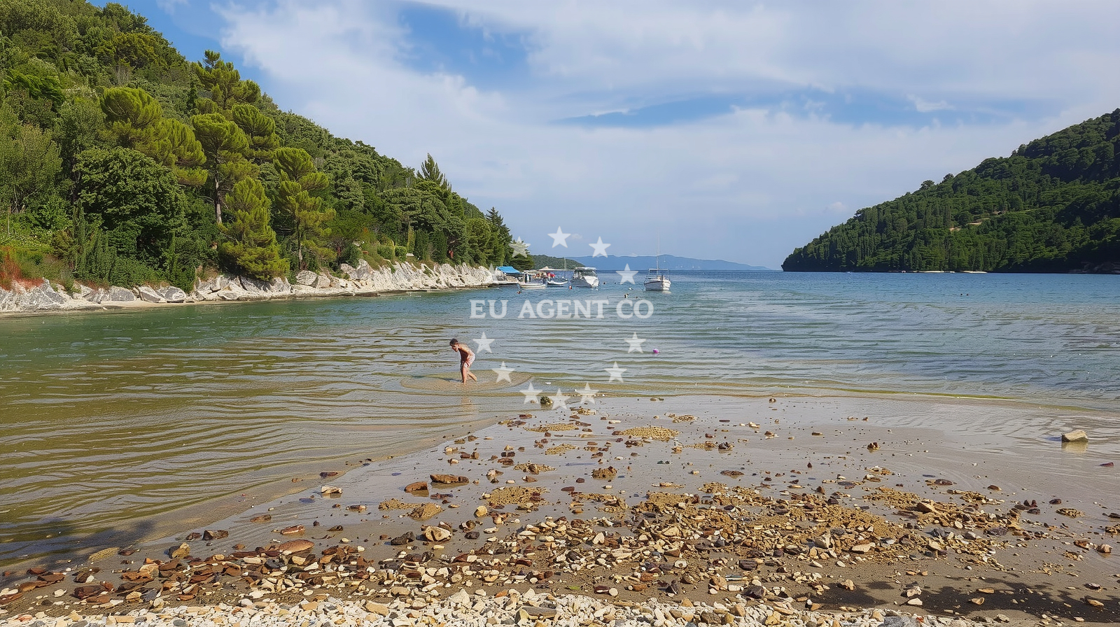Additional view of Prtlog beach in Gondolići 20a, Labin