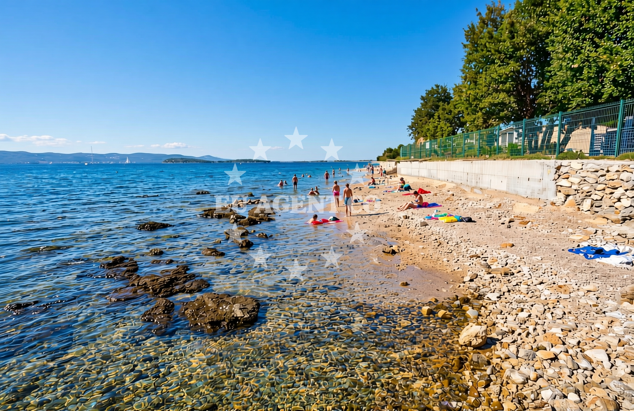 Beach facilities and surroundings at Pručanik jug, Biograd na Moru Beach in Pručanik jug