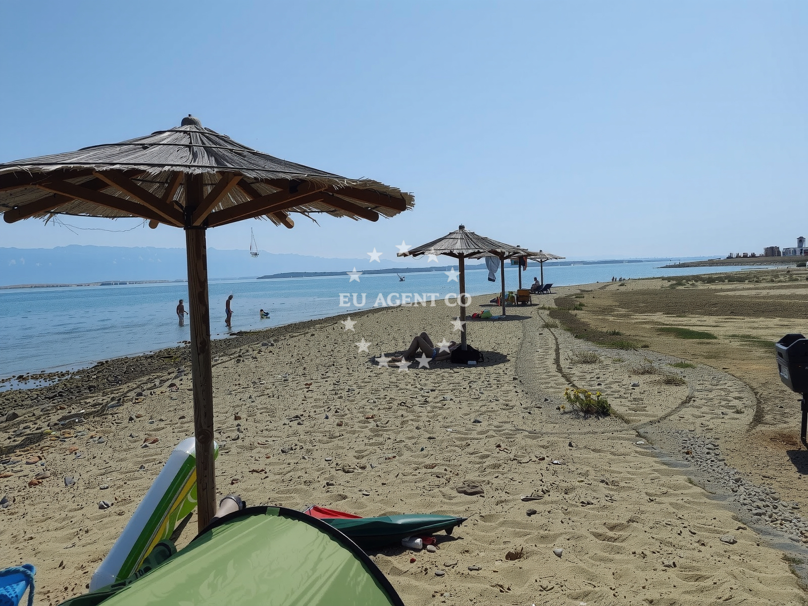 Overview of Pseca Plaza Privlaka in Put Matije Gupca 50 Privlaka, Privlaka