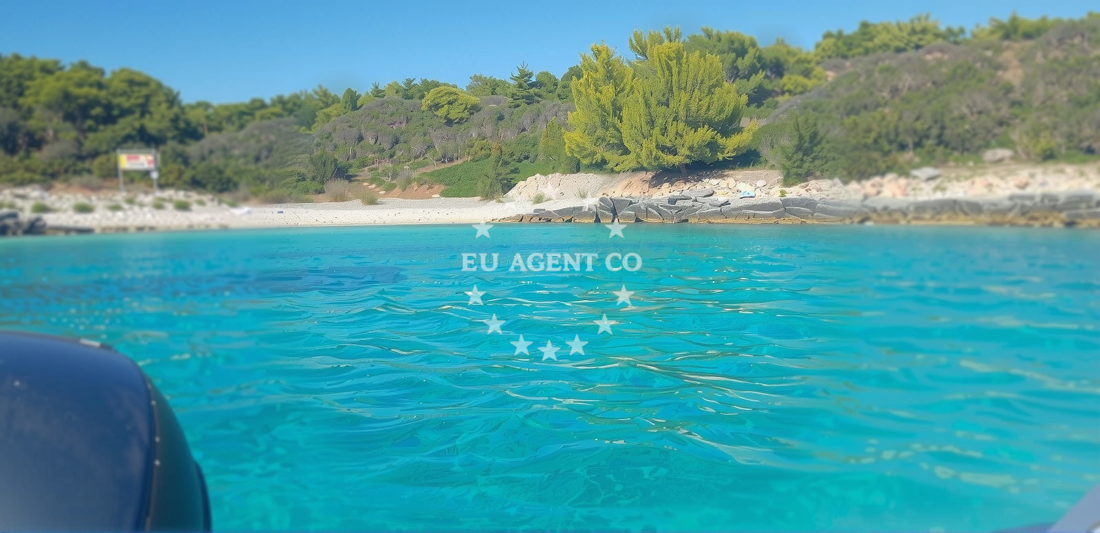 Beach facilities and surroundings at Punta beach in Stracincica bb, Vela Luka